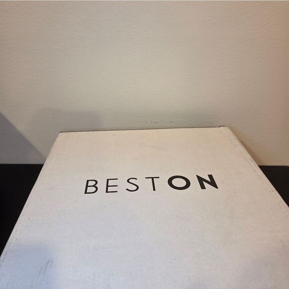 Knee high brown boots - Picture 5 of 6